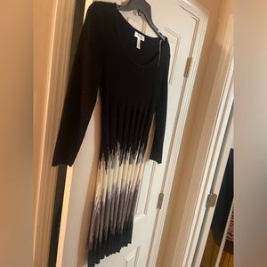 bBlack and White Sweater Dress Size M